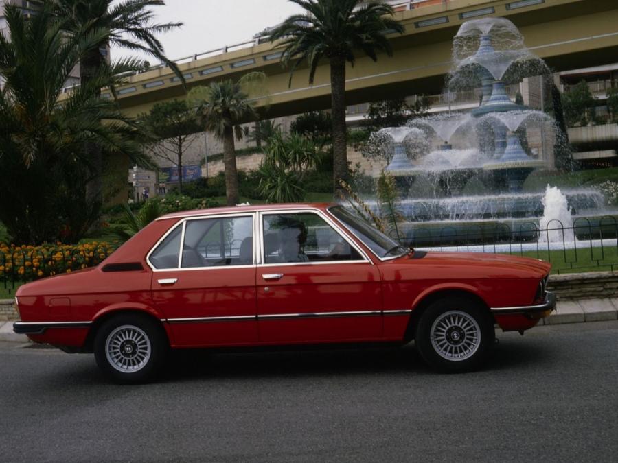  BMW 520 Sedan 1976 года  (фото 3 из 9)